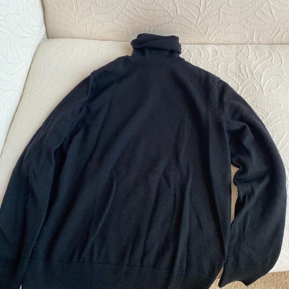 Banana Republic Men’s Black Turtleneck (Small) - Picture 1 of 2